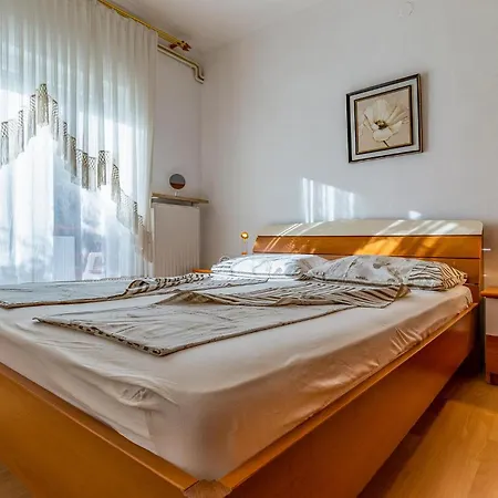 1 Bedroom Awesome In * Medulin