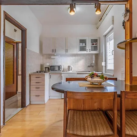 1 Bedroom Amazing In *