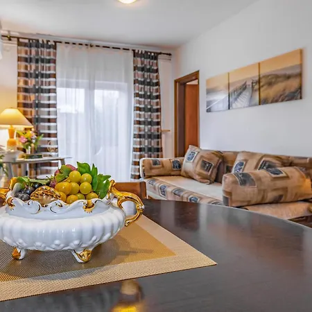 1 Bedroom Awesome In Medulin