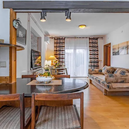 1 Bedroom Awesome In 아파트 메덜린
